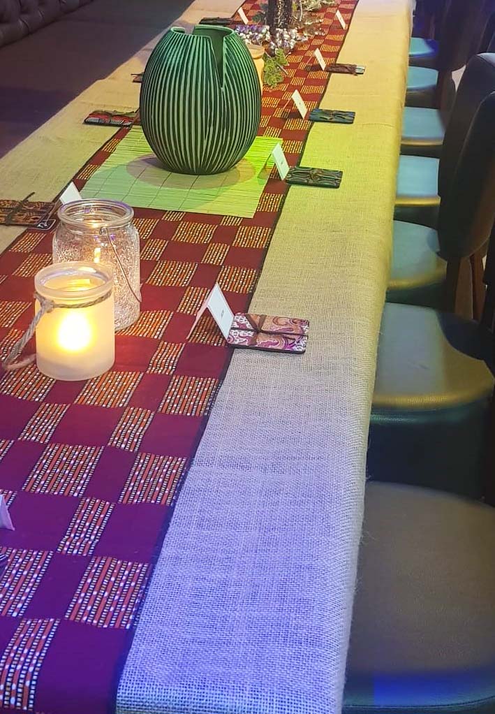 Table linen, Table cloth and Runner with Napkins - Jute and Brick work African Print